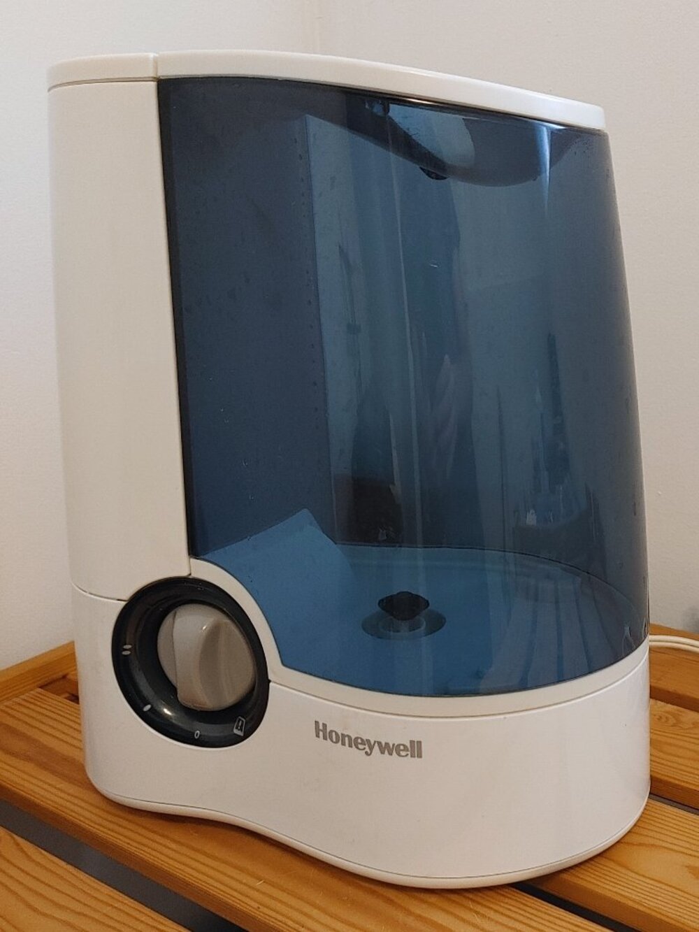 Honeywell personal indoor humidifier unit (great condition!)